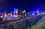Format: Wypadek autokaru z amerykańskim żołnierzami na A4 pod Jaworem. Jest wielu rannych. Żołnierkę zabrał śmigłowiec [ZDJĘCIA].