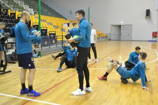 Trening piłkarzy ręcznych Industrii Kielce przed meczem w Piotrkowie Trybunalskim