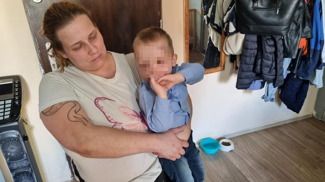 Pies pogryzł 3-latka na przystanku