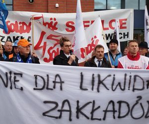 Pracownicy Zakładu Linii Kolejowych pikietowali w Siedlcach! Poparli ich siedleccy radni