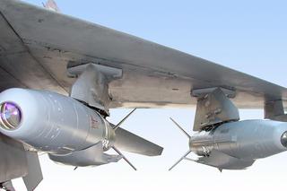 Bomby Spice 1000 pod skrzydłem F-16I Sufa