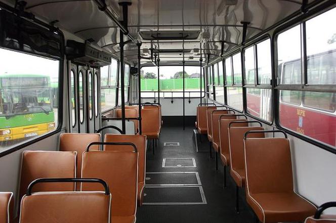 Ikarusy wróciły na poznańskie ulice! Wybierz się w podróż do lat 80. legendarnym autobusem