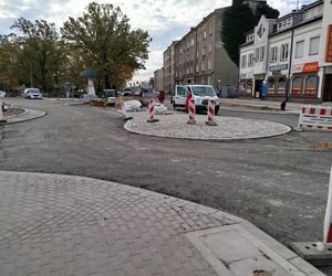 Na ul. Floriańskiej w Siedlcach powstaje nowe rondo ósemkowe i nowa nawierzchnia