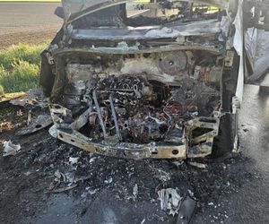 Pożar auta na DK36. Ruch wstrzymany na kilka godzin