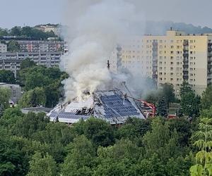 Ogień zajął dach i wnętrze kościoła św. Floriana w Sosnowcu