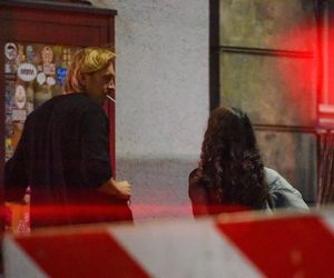 Monika Brodka winko papierosek i taksówka