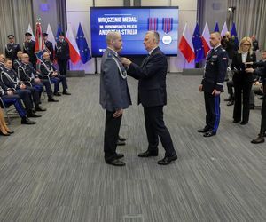 Z narażeniem życia ratowali innych. 81 policjantów odebrało medale 