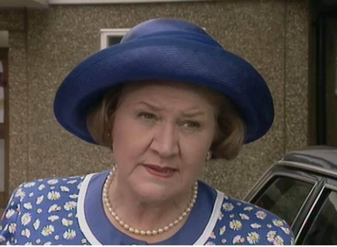 Patricia Routledge, niezapomniana Pani Bukietowa z serialu „Co ludzie powiedzą?”