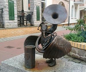 Rzeźby Marianów w Kołobrzegu