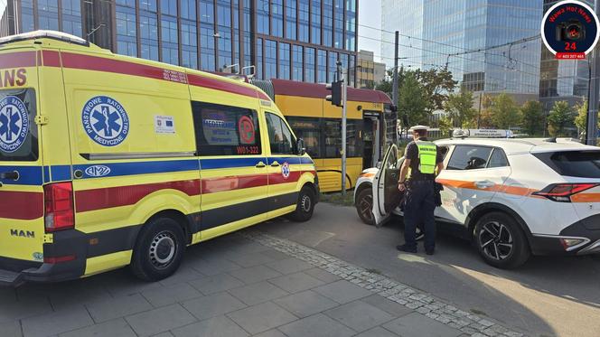 Zderzenie rowerzystki z tramwajem na Woli