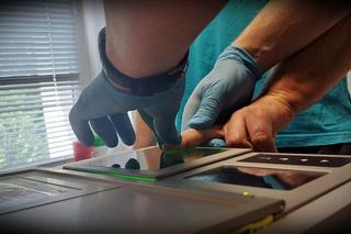 Rzucili się na 20-letniego Ukraińca. Matka ratowała syna. Dramatyczne sceny w Bielsku Podlaskim