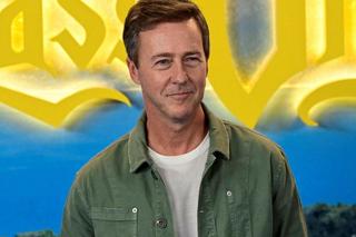 Edward Norton zagra na banjo i zaśpiewa! Aktor dołącza do filmu o Bobie Dylanie