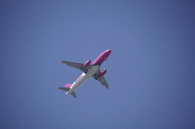 Wizz Air uruchamia nowe połączenia lotnicze! Dokąd polecimy z Warszawy? Sprawdź listę kierunków!