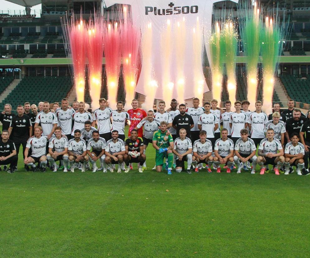 Legia z hukiem rusza po tytuł. Warszawski klub z wielką pompą zaprezentował kadrę na nowy sezon