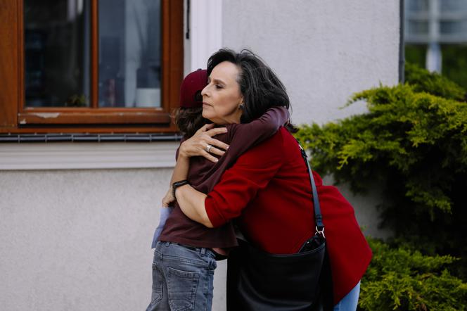 Na Wspólnej, odcinek 3335: Iza (Anna Korcz), Wiktorek (Kajetan Borowski)