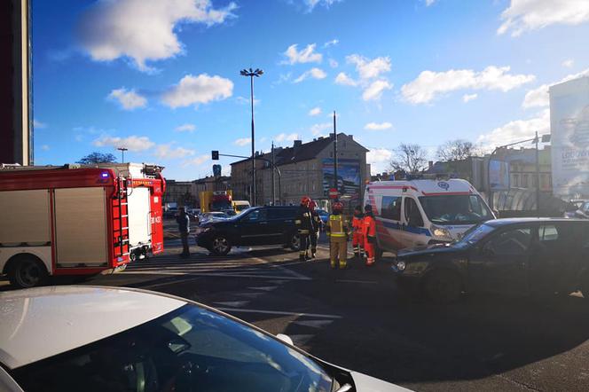 Wypadek na rondzie Jagiellonów w Bydgoszczy [ZDJĘCIA]