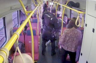 44-latek był wulgarny i atakował pasażerów 