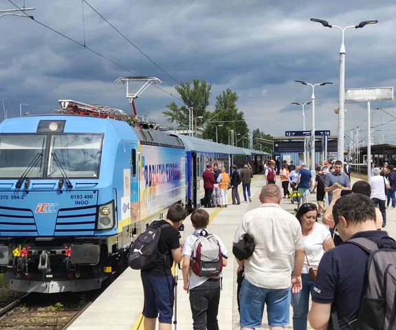 Ale emocje! Pierwszy pociąg do Chorwacji ruszył z Warszawy