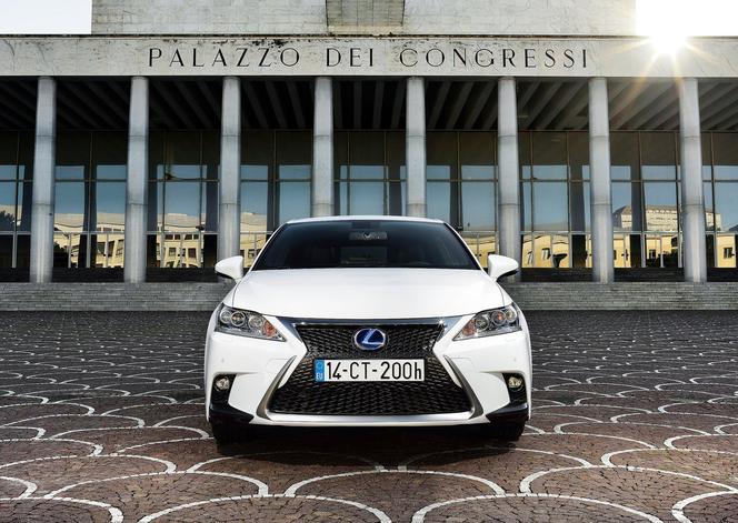 Lexus CT200h po liftingu 2014