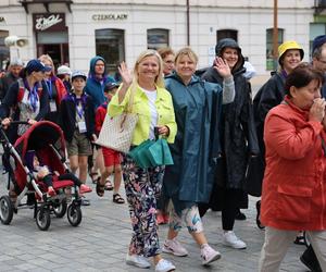 Lubelska Piesza Pielgrzymka na Jasną Górę 2024. Pątnikom deszcz niestraszny!