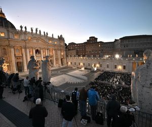 Tłumy na placu św. Piotra
