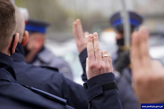 Ponad stu nowych policjantów na Warmii i Mazurach
