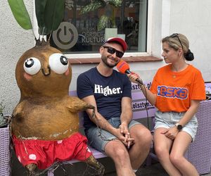 Tłumy przyjezdnych i uśmiechy na twarzach. Wakacyjny patrol Eska Summer City na olsztyńskiej Starówce