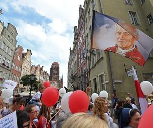 W Marszu dla Życia i Rodziny w Gdańsku wzięło udział kilka tysięcy osób