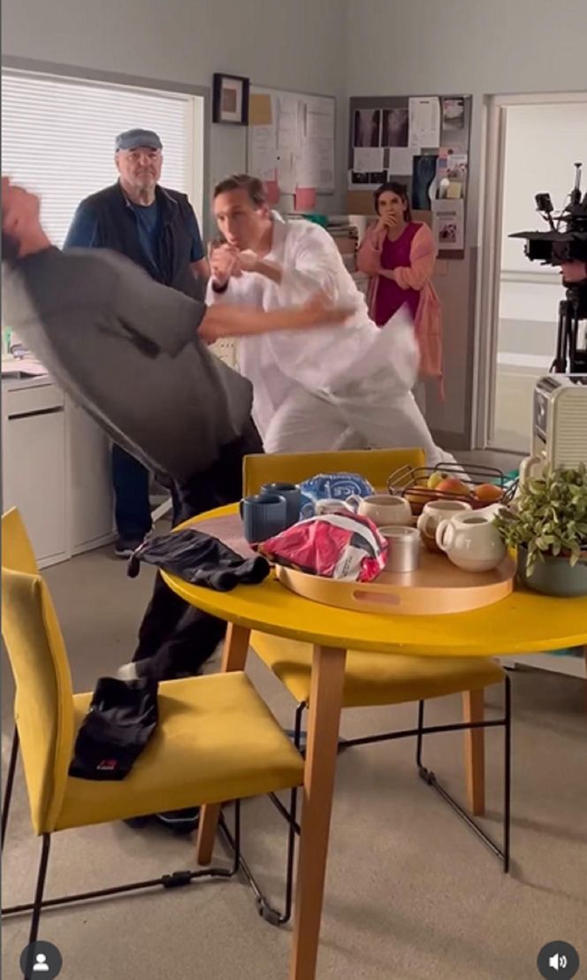 	M jak miłość nowy sezon. Olek (Maurycy Popiel), Aneta (Ilona Janyst) na planie