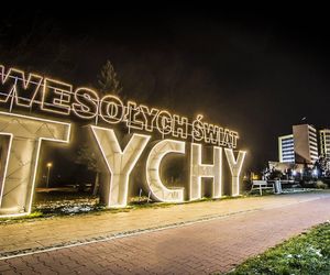 Tychy przebierają się na zimę w święta. Ubiorą się w bombki ,choinki i świąteczne iluminacje 