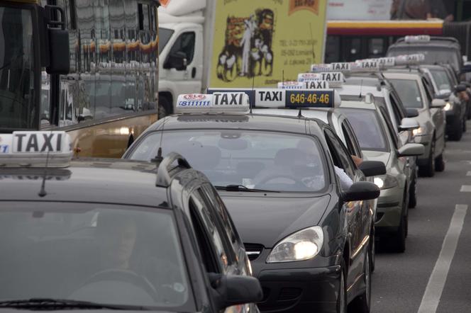 Taksówki sparaliżują miasto