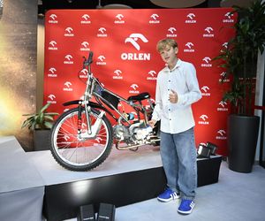 Bartosz Zmarzlik przekazał motocykl 11-letniemu Kubie