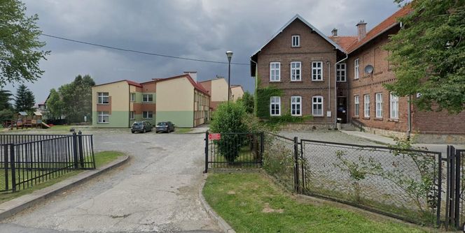 Odrzykoń - w tej wsi na Podkarpaciu w setną rocznicę insurekcji wystawiono pomnik Tadeusza Kościuszki. Stanął wśród ruin zamku