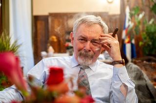 Prosiłam o mieszkanie, przezydent poczęstował mnie dymem z cygara