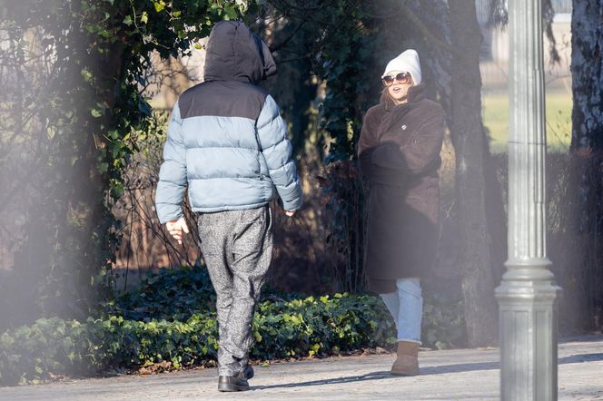 Agnieszka Kaczorowska i Marcin Rogacewicz  na spacerze