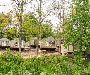 Ruciane Park: domki na Mazurach od Archas Design