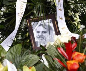 Ostatnie pożegnanie Ryszarda Strzeleckiego. Znany dziennikarz spoczął w Warszawie