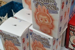 Dzieci błagają o Labubu. Rodzice płaczą przy kasie – ile kosztuje wakacyjny hit?