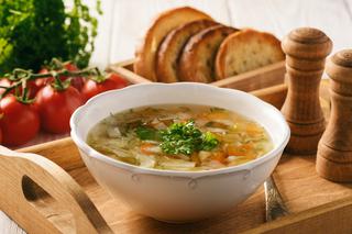 Zupa bieda: przepis na kartoflankę z warzywami
