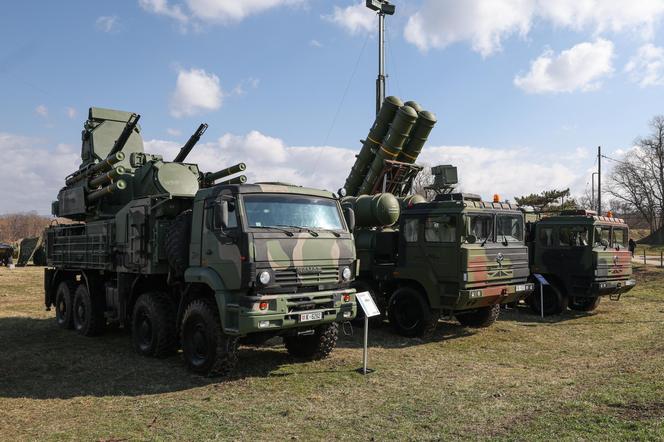 Pancyr-S1 i HQ-22