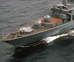 Rosyjski niszczyciel Wiceadmirał Kułakow u wybrzeży Wielkiej Brytanii. Śledziła go Royal Navy