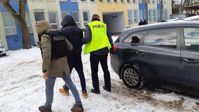 Narkotyki znalezione na toruńskiej starówce. 27-latek jest w rękach policji