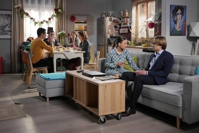 Pierwsza miłość, odcinek 3668: Anka (Anna Pentz), Biały (Igor Paszczyk), Laura (Katarzyna Maciąg), Filip (Dominik Smaruj)