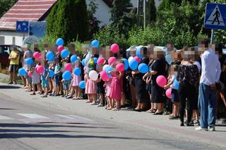 Kolorowe balony wzbiły się prosto do nieba. Wzruszający gest na pogrzebie 7-letniej Natusi