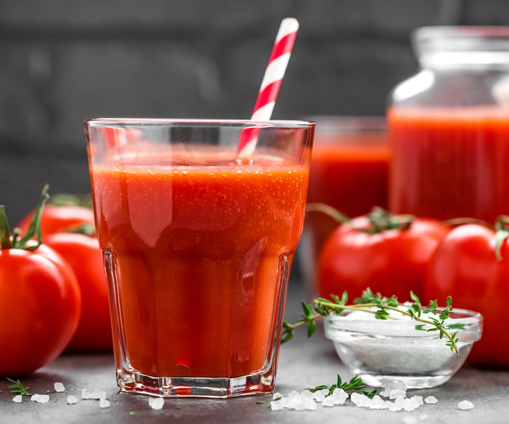 Sok pomidorowy: przepis na domowy sok w słoikach na zimę