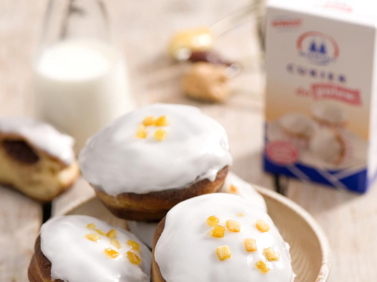 Tradycyjne pączki z polewą