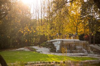 To największy park w Polsce i jeden z największych w Europie. Jakie skrywa tajemnice?