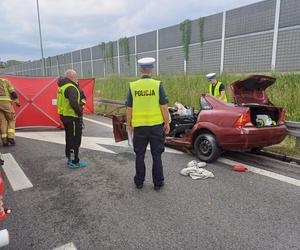 Wypadek śmiertelny na autostradzie A4 pod Tarnowem. Osobówka zderzyła się z autobusem