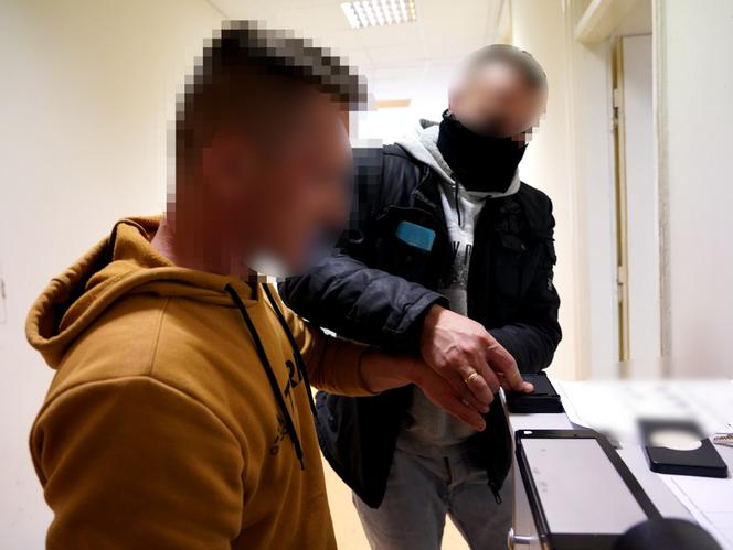 Wielki narkobiznes pod Warszawą. Ponad 100 kilogramów narkotyków i 13 zatrzymanych