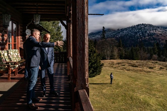 Tusk spotkał się z Fico. Uwagę zwraca to, co wisiało na ścianach